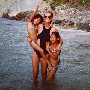 Laeticia Hallyday, comblée avec ses deux filles