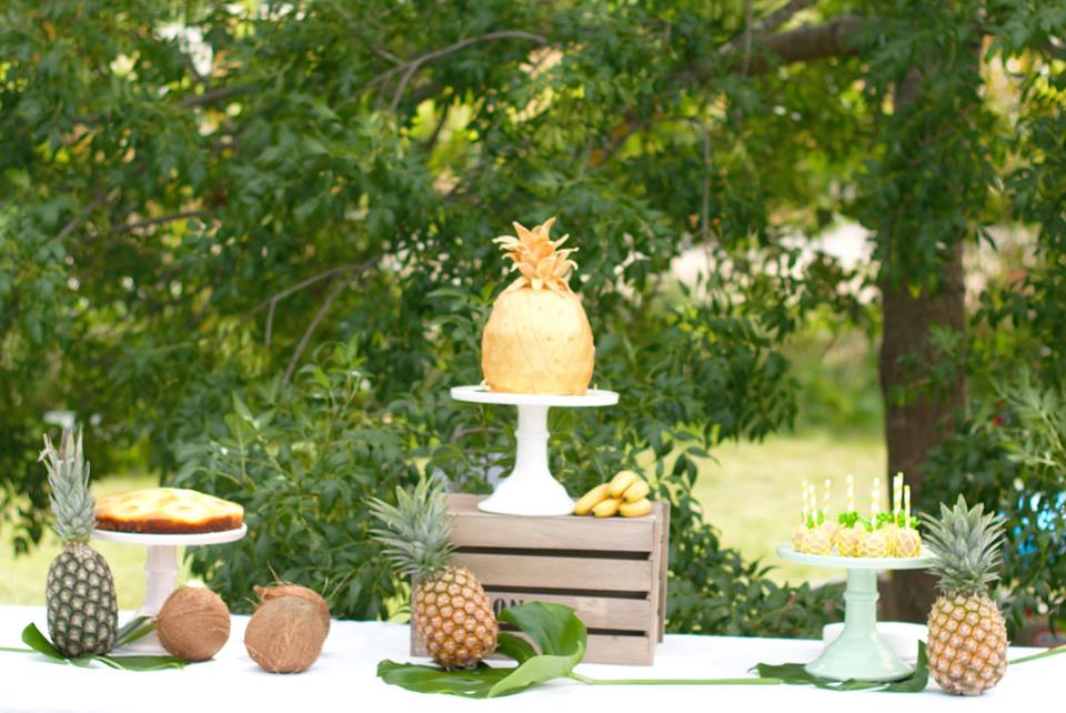 Voici une table sur la thématique Ananas qui sort de l'ordinaire et qui donne un coup de fraîcheur à votre fête !