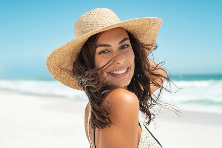 Comment maquiller une peau bronzée ? La Maison des Filles